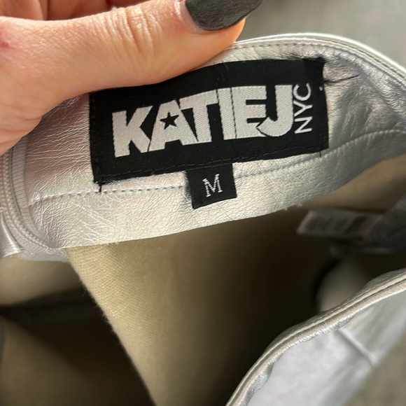 KatieJNYC silver mini faux leather skirt with slit metallic the Alex - Picture 2 of 5